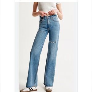 NWT Abercrombie & Fitch High Rise 90’s Relaxed Jeans